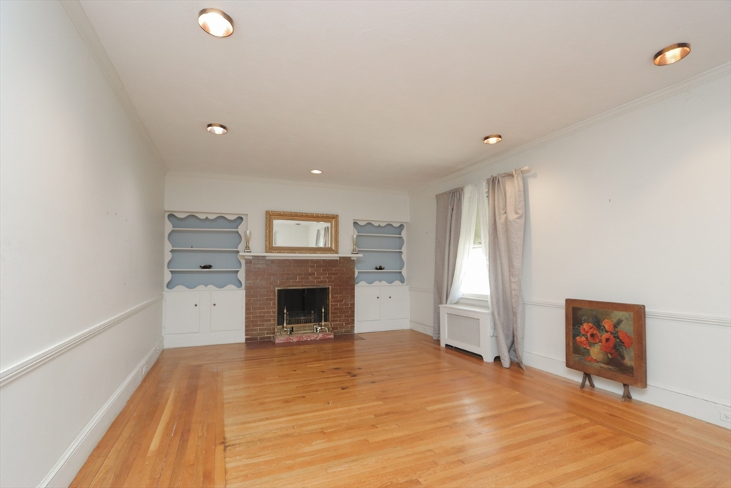 83 Kimberly Avenue Springfield, MA 01108 - Photo 4 of 33