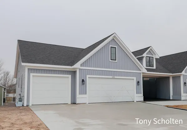 $600,000 | 6314 Blendon Wds Drive, Unit 20, Hudsonville, MI 49426