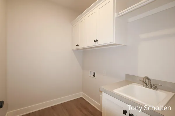 $600,000 | 6314 Blendon Wds Drive, Unit 20, Hudsonville, MI 49426