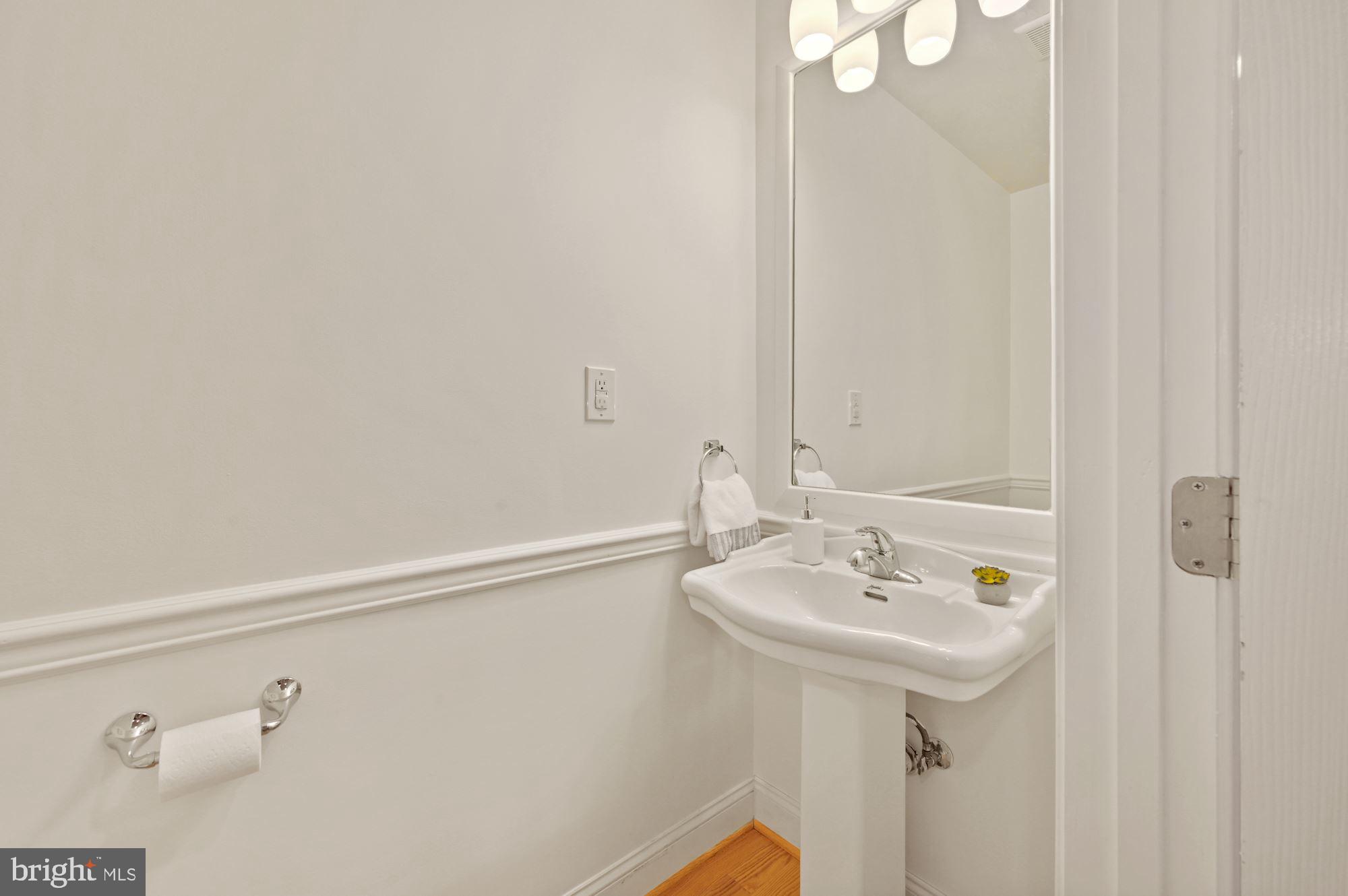 904 13th Street Northeast Washington, DC 20002 - Photo 9 of 58