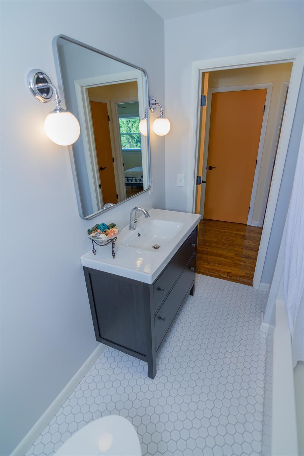 5204 Valley Ridge Road Cincinnati, OH 45247 - Photo 26 of 39 Gallery Image 26