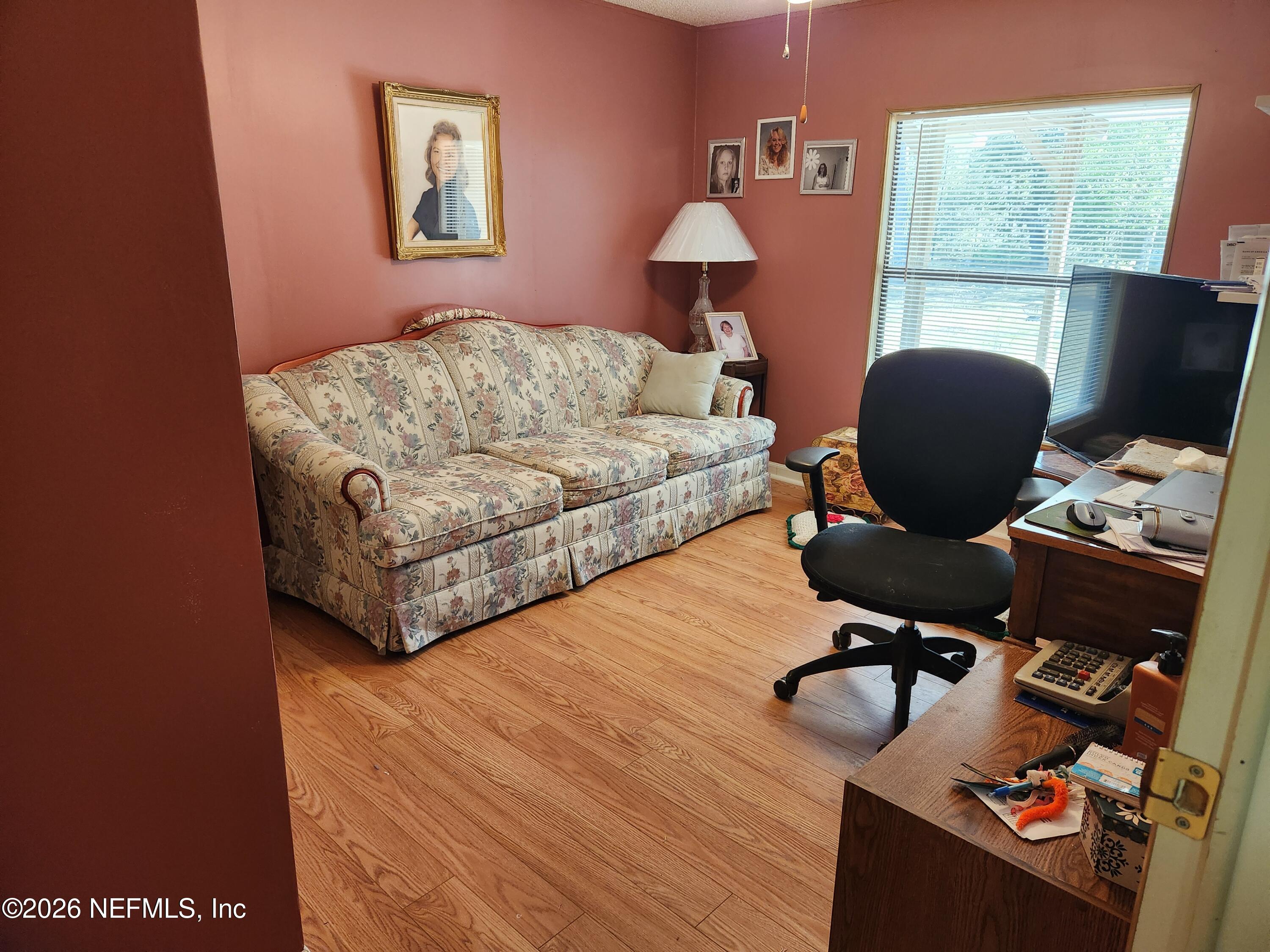 6863 Deer Springs Road Keystone Heights, FL 32656 - Photo 17 of 20 a workspace with furniture and a window