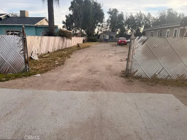 $419,900 | 2117 Kentucky Street, Bakersfield, CA 93305