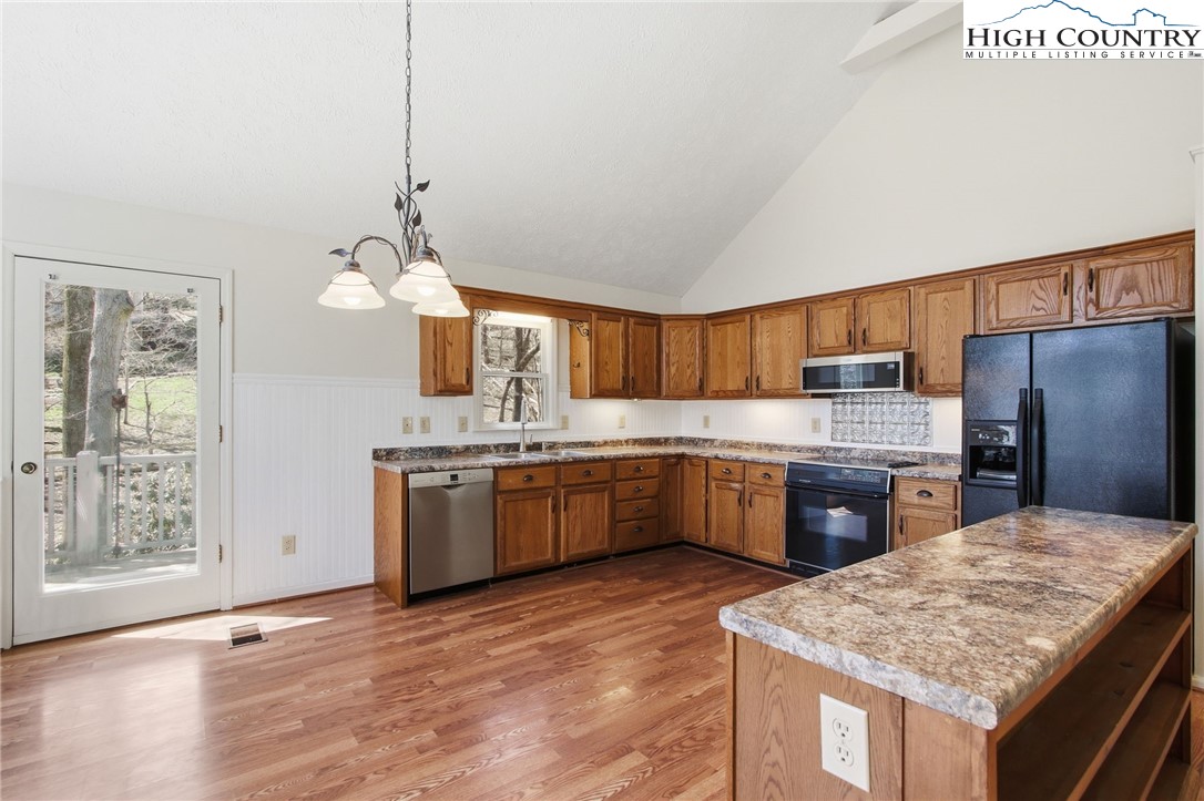 1523 Russ Cornett Road Boone, NC 28607 - Photo 7 of 29