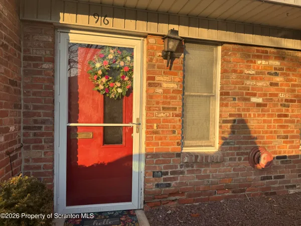 $199,000 | 96 Abington Gardens Drive, Clarks Summit, PA 18411