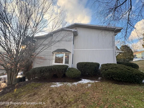 $199,000 | 96 Abington Gardens Drive, Clarks Summit, PA 18411