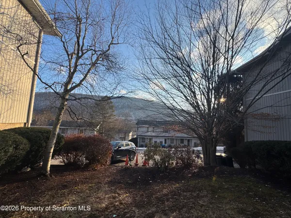 $199,000 | 96 Abington Gardens Drive, Clarks Summit, PA 18411