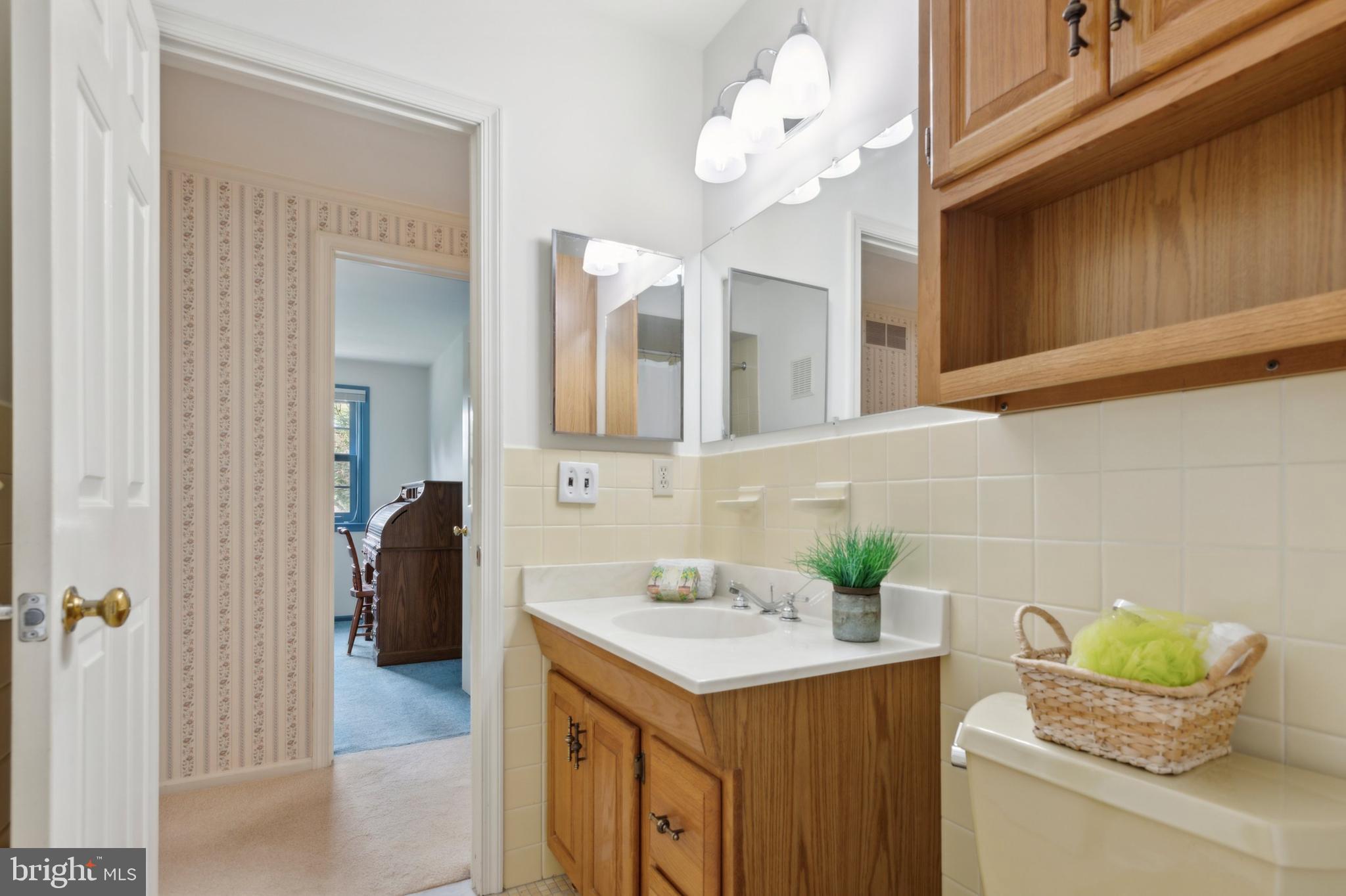 309 East Fiedler Road Ambler, PA 19002 - Photo 32 of 52 Hall Bath