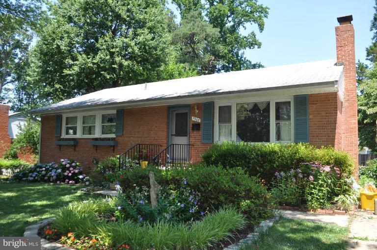 7908 Hatteras Lane Springfield, VA 22151 - Photo 26 of 26 Exterior (Front)