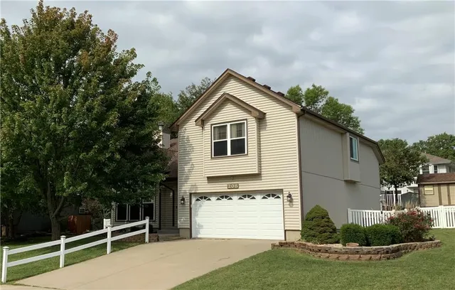 $395,000 | 208 Pacific Court, Raymore, MO 64083