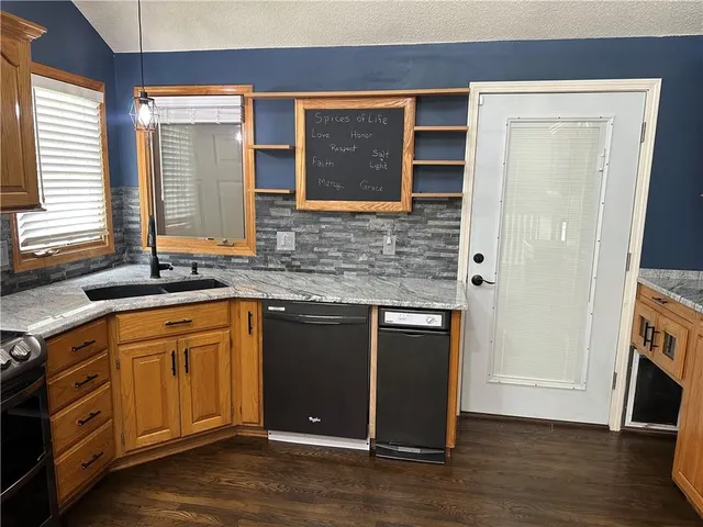 $395,000 | 208 Pacific Court, Raymore, MO 64083