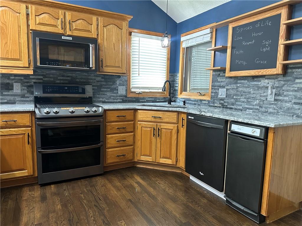 208 Pacific Court Raymore, MO 64083 - Photo 30 of 72