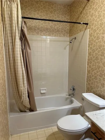 $395,000 | 208 Pacific Court, Raymore, MO 64083