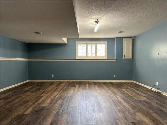 $395,000 | 208 Pacific Court, Raymore, MO 64083