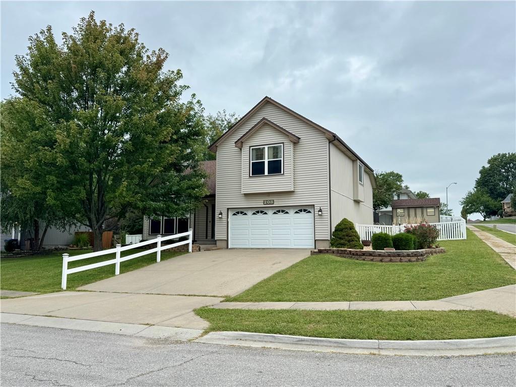 208 Pacific Court Raymore, MO 64083 - Photo 6 of 72