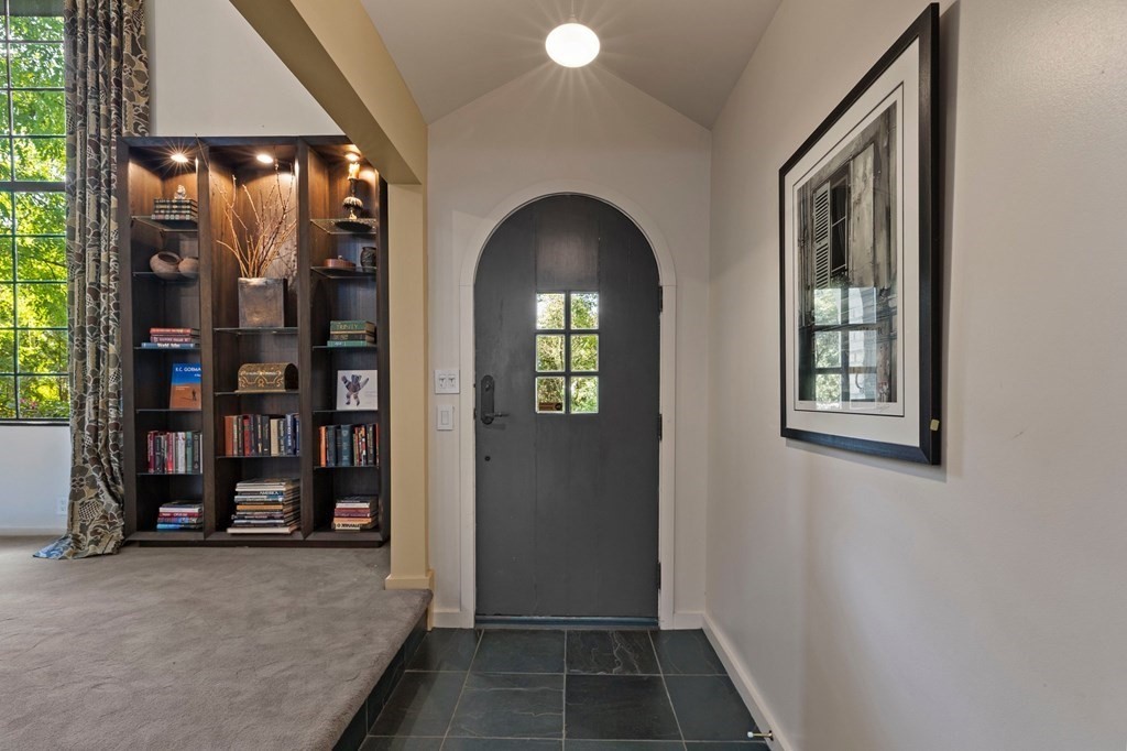 33 Eton Road Longmeadow, MA 01106 - Photo 3 of 42 Gallery Image 3