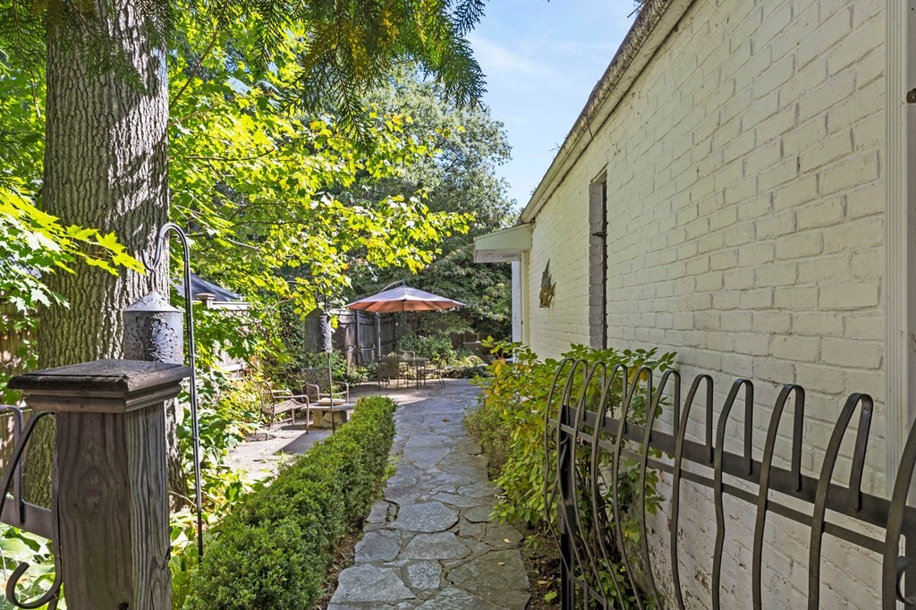 33 Eton Road Longmeadow, MA 01106 - Photo 38 of 42 Gallery Image 38