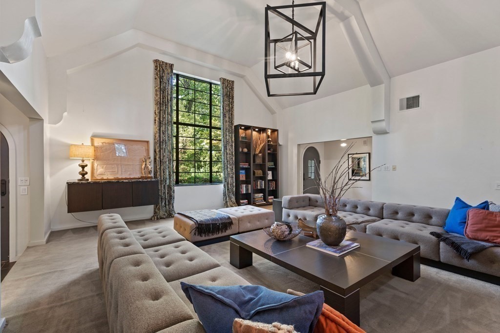 33 Eton Road Longmeadow, MA 01106 - Photo 5 of 42 Gallery Image 5