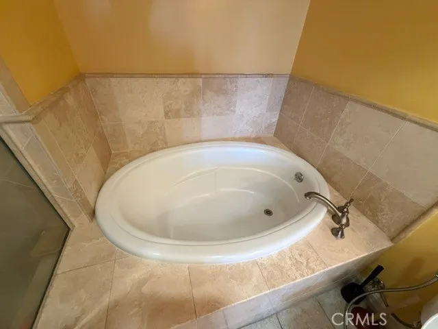 $3,900 | 14343 Burbank Boulevard, Sherman Oaks, CA 91401