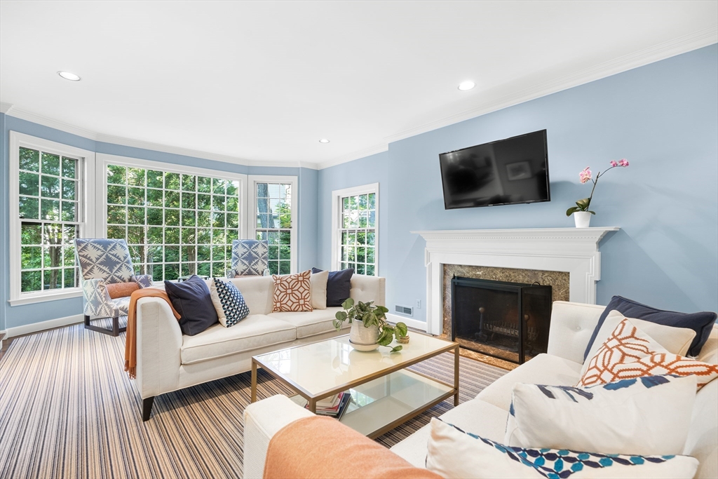10 Colgate Road Wellesley, MA 02482 - Photo 3 of 33