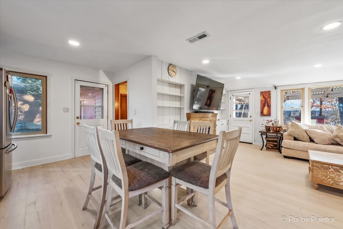 833 Forest Avenue Elgin, IL 60120 - Photo 11 of 20