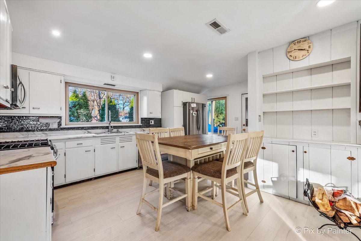 833 Forest Avenue Elgin, IL 60120 - Photo 12 of 20