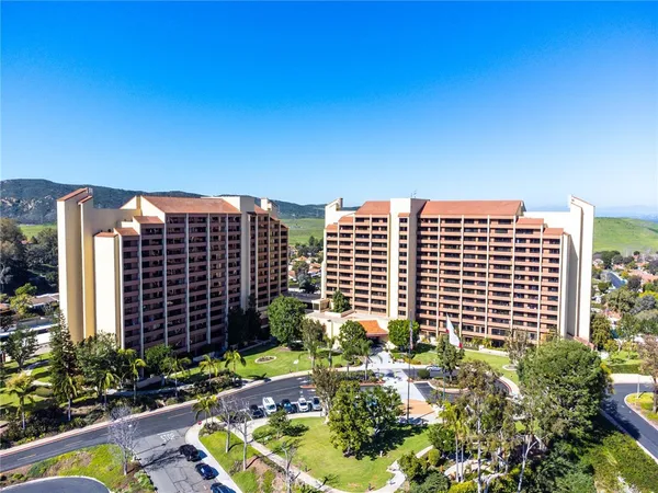 $39,500 | 24055 Paseo Del Lago, Unit 952, Laguna Woods, CA 92637