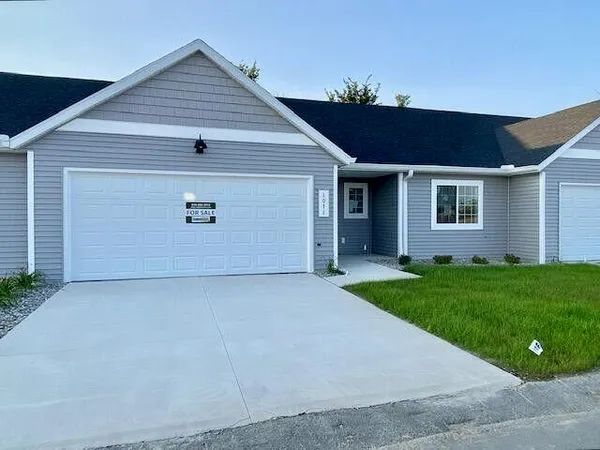 $320,000 | 4285 Highpoint Drive, Unit 108, Wayland, MI 49348