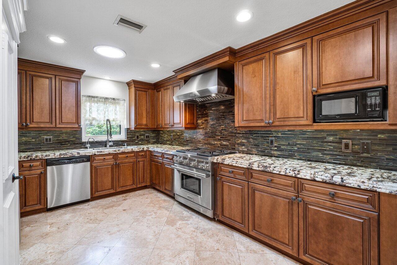 733 Northwest 6th Street Boca Raton, FL 33486 - Photo 18 of 45 012-733Northwest6thDrive-BocaRaton-FL-33