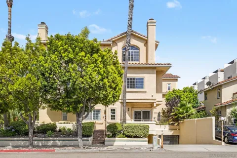 $729,000 | 919 West Lewis Street, Unit 1, San Diego, CA 92103