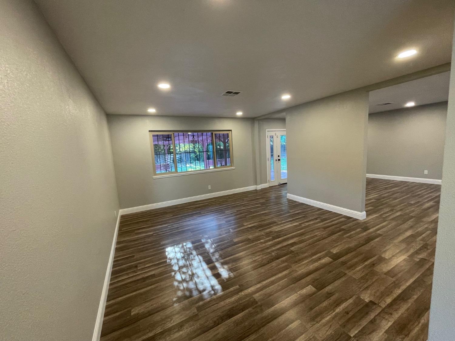 9704 Springfield Way Stockton, CA 95212 - Photo 12 of 29