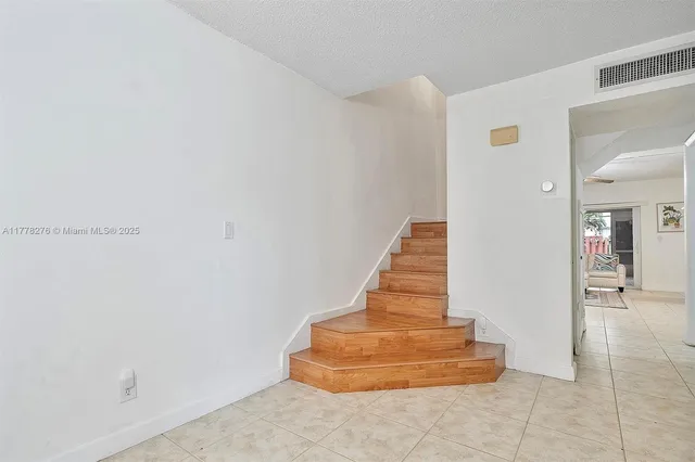 $270,000 | 6668 Southwest 41st Place, Unit 29, Davie, FL 33314