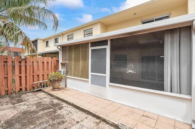 $270,000 | 6668 Southwest 41st Place, Unit 29, Davie, FL 33314