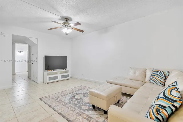 $270,000 | 6668 Southwest 41st Place, Unit 29, Davie, FL 33314
