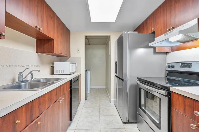 $270,000 | 6668 Southwest 41st Place, Unit 29, Davie, FL 33314