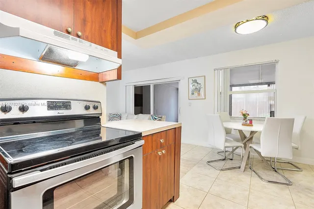 $270,000 | 6668 Southwest 41st Place, Unit 29, Davie, FL 33314