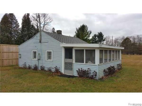 8849 Lakeshore Road Lexington, MI 48450 - Photo 5 of 20