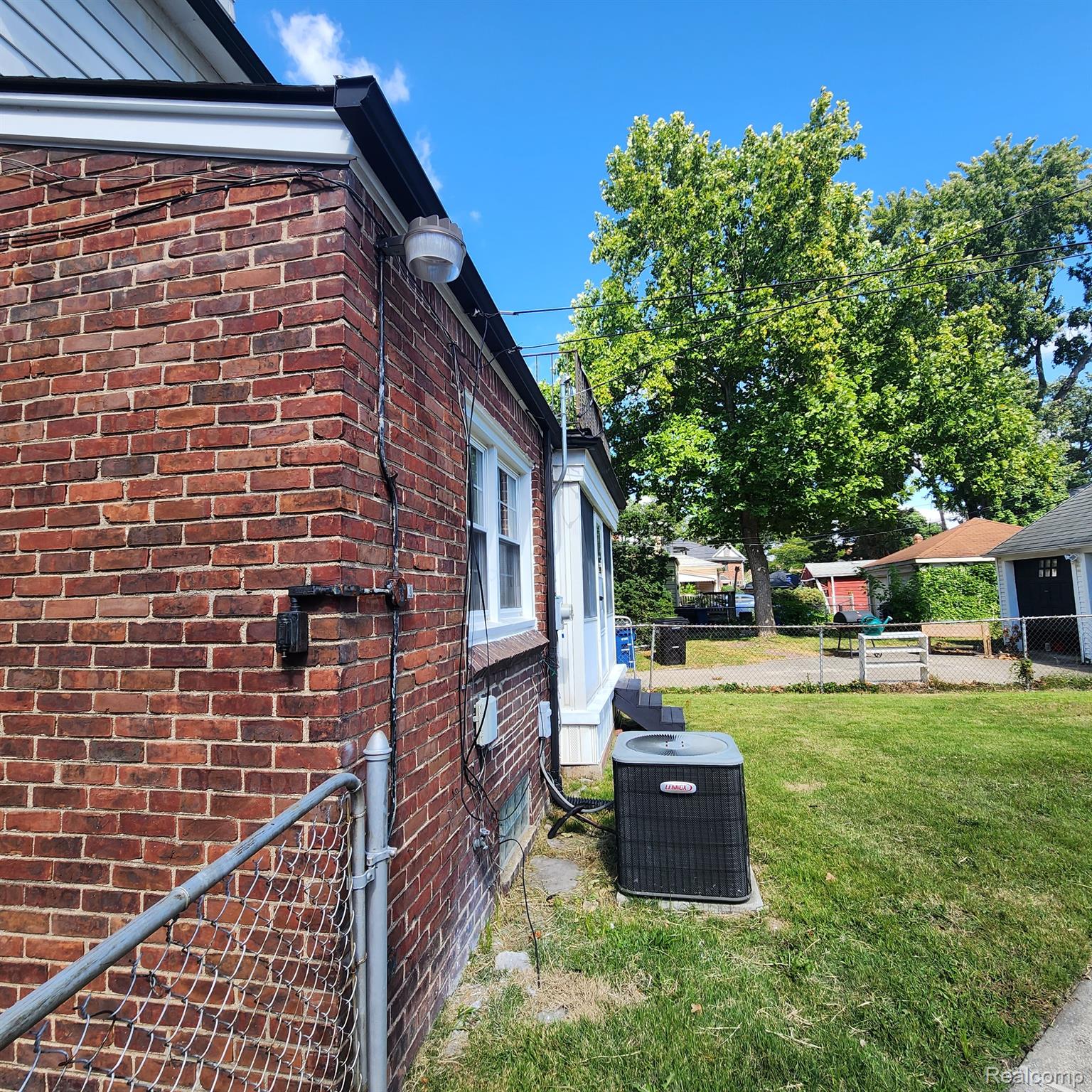 20034 Shrewsbury Road Detroit, MI 48221 - Photo 6 of 98 Gallery Image 6