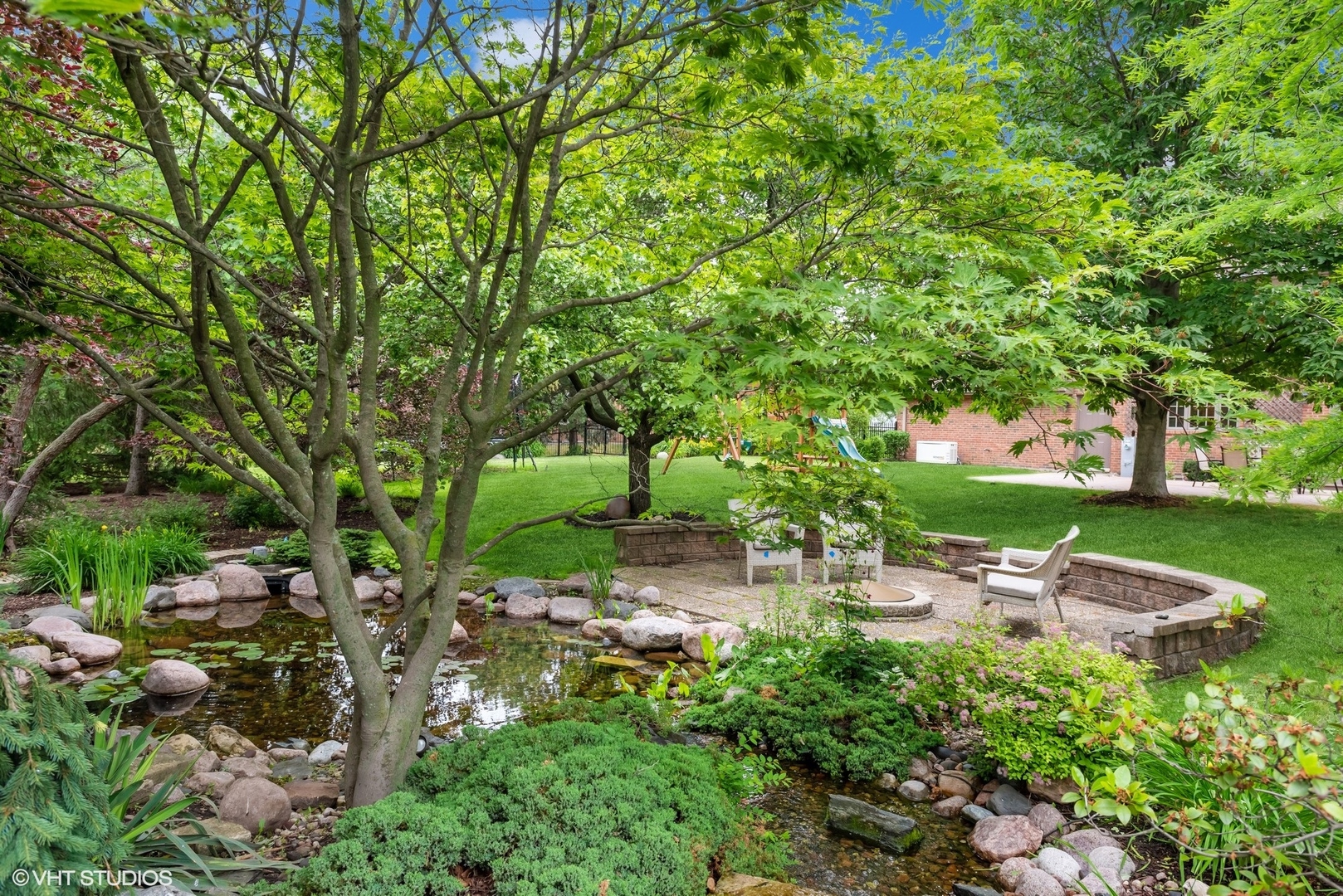 2420 Dorina Drive Northfield, IL 60093 - Photo 51 of 51 a garden view with a seating space