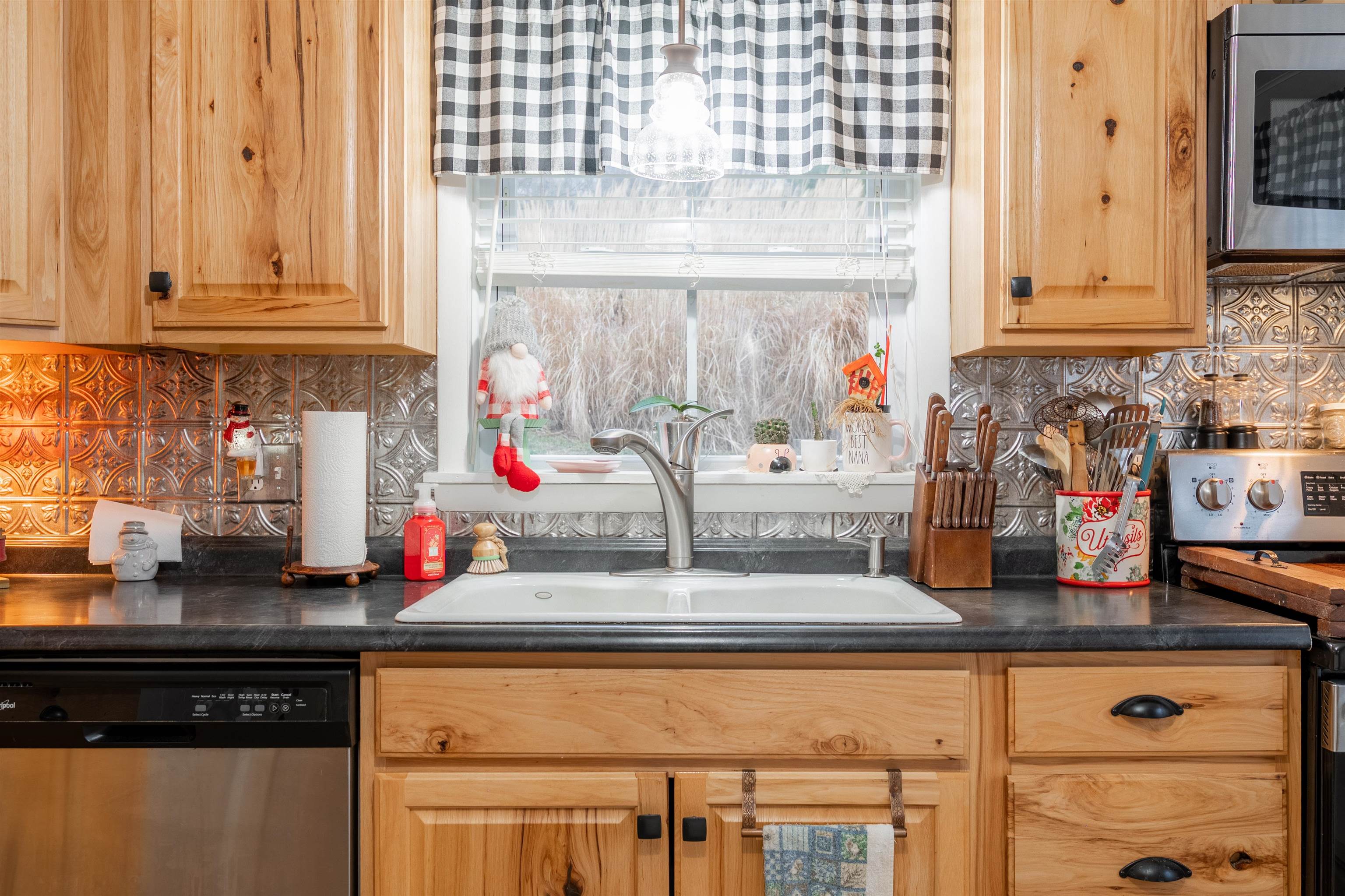 202 Thunder Road Pembroke, VA 24136 - Photo 22 of 55 Gallery Image 22