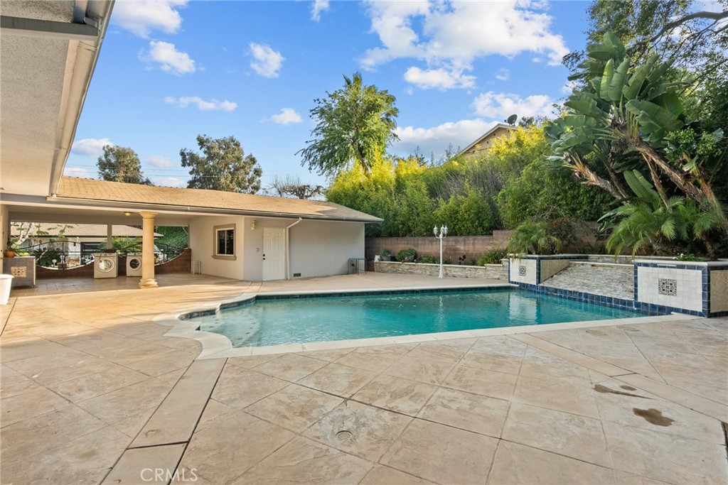 1519 Lynglen Drive Glendale, CA 91206 - Photo 36 of 39 a view of a house with backyard and sitting area