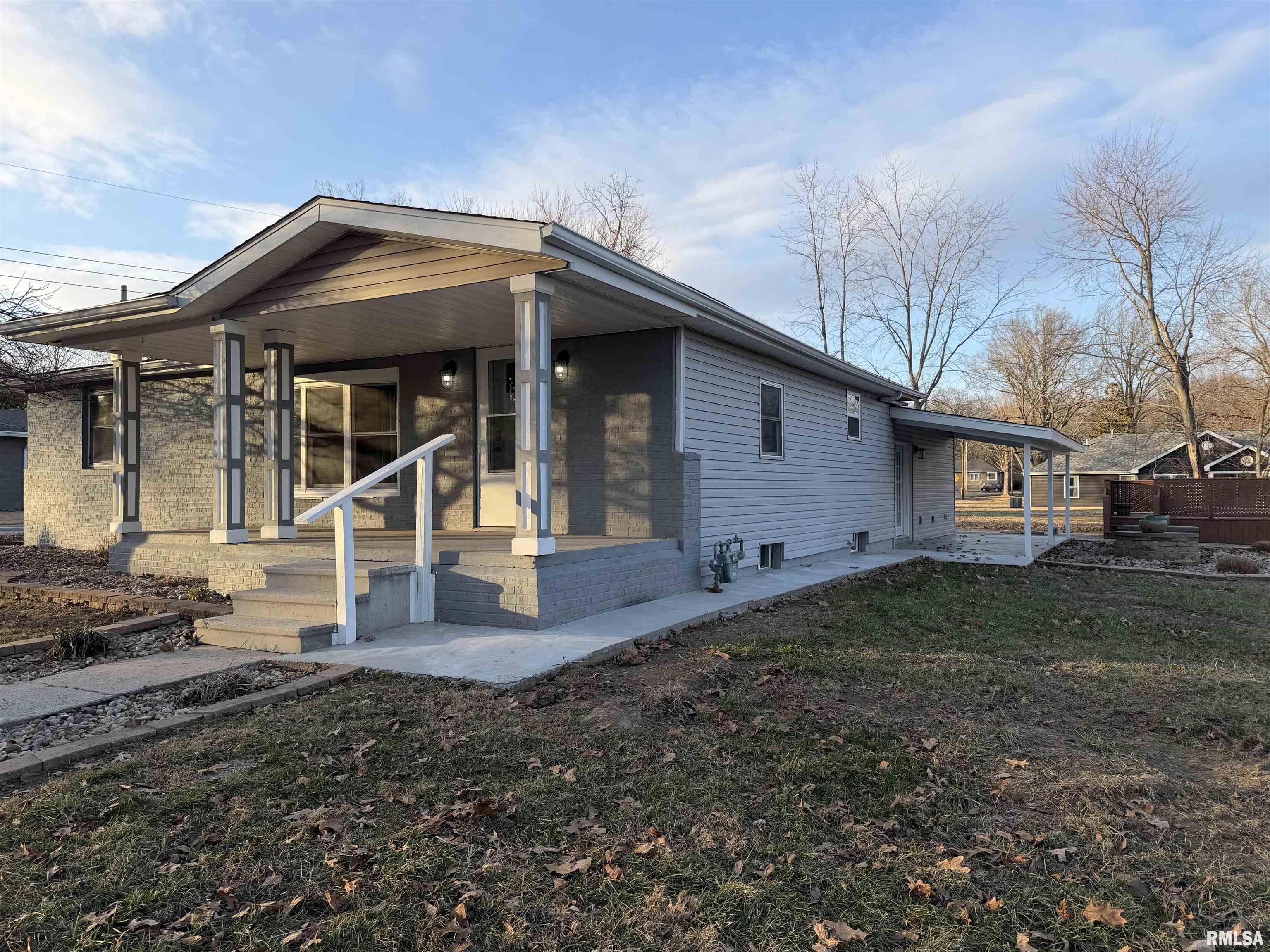 707 Forrest Street Benton, IL 62812 - Photo 1 of 43