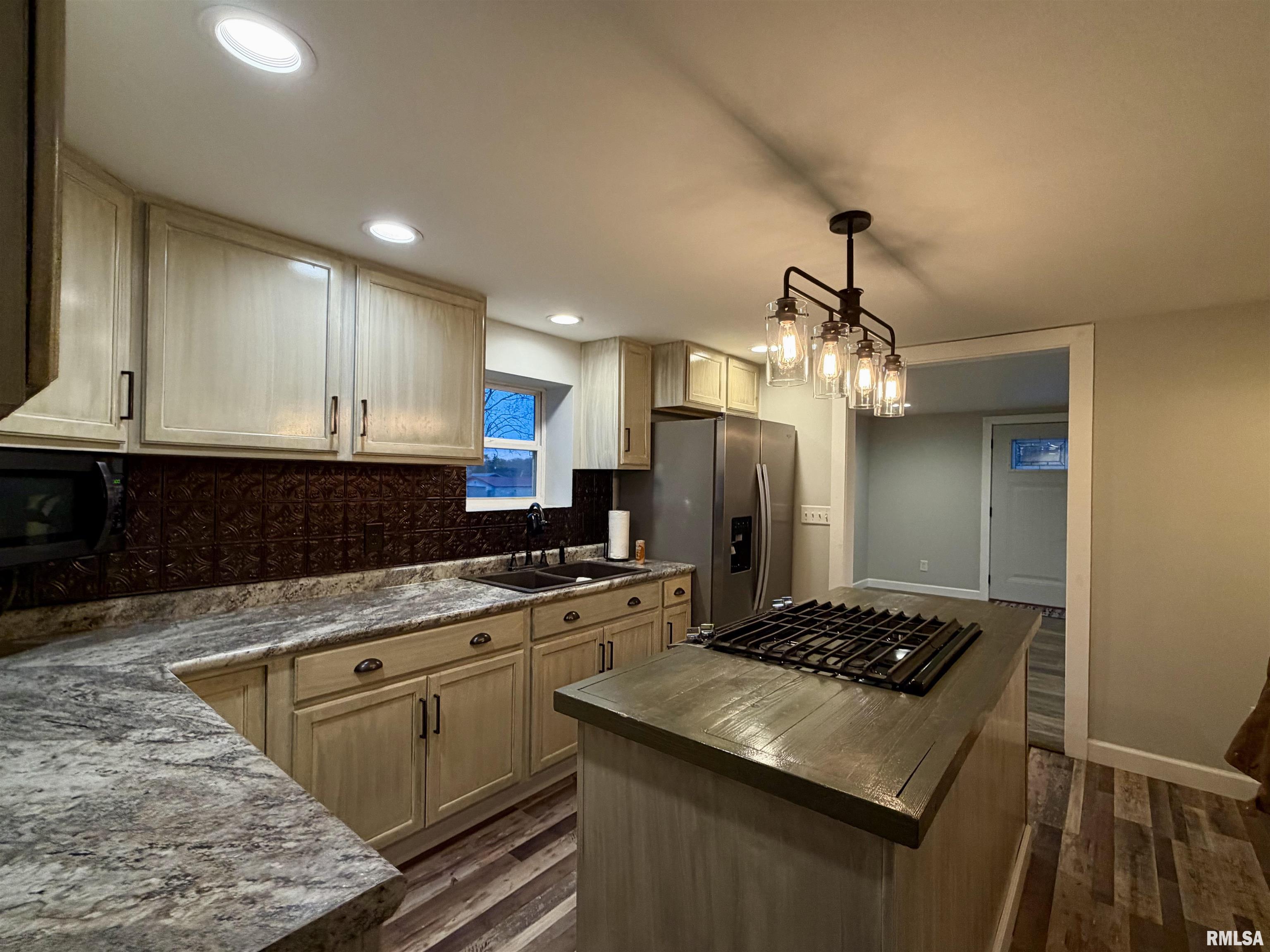 707 Forrest Street Benton, IL 62812 - Photo 17 of 43