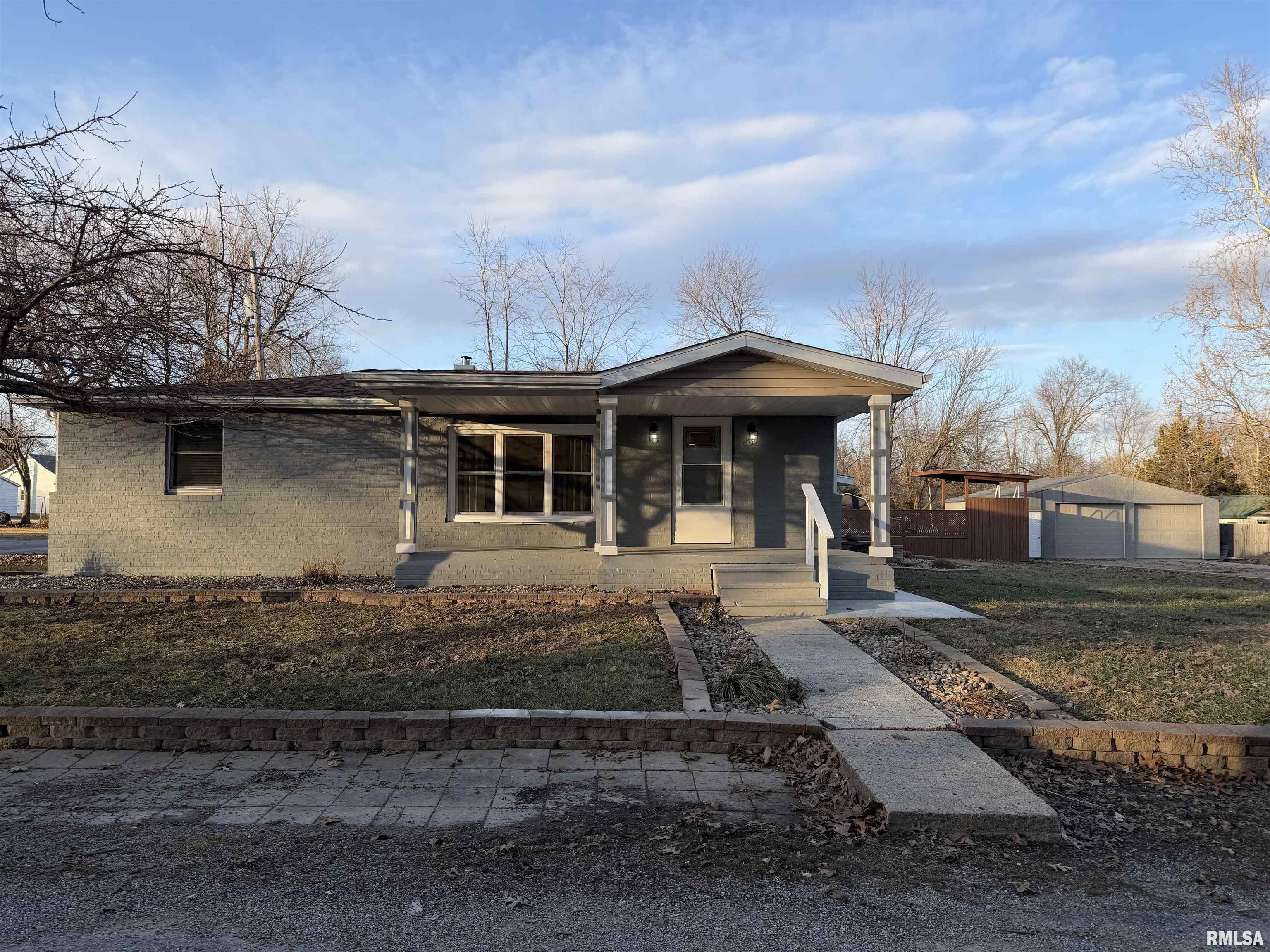 707 Forrest Street Benton, IL 62812 - Photo 4 of 43