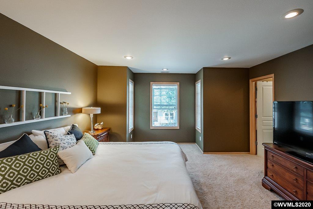 2041 Chase Loop Southwest Albany, OR 97321 - Photo 23 of 42 Gallery Image 23