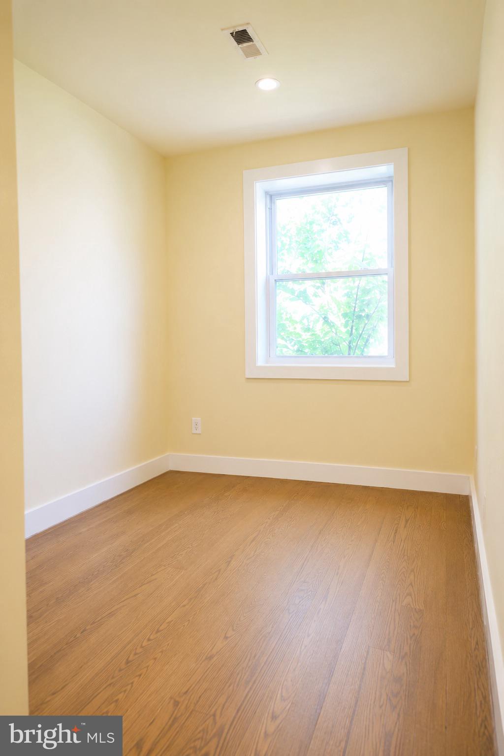 604 17th Street Northeast Washington, DC 20002 - Photo 5 of 21