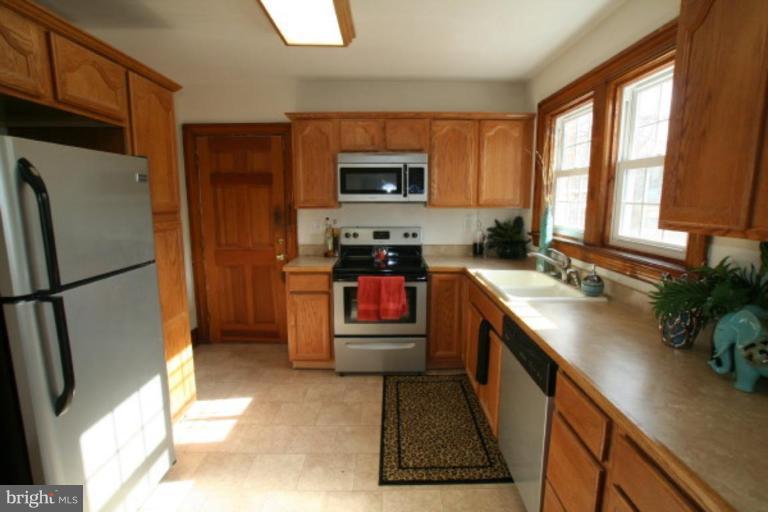 501 Ferry Road Fredericksburg, VA 22405 - Photo 12 of 16 Kitchen
