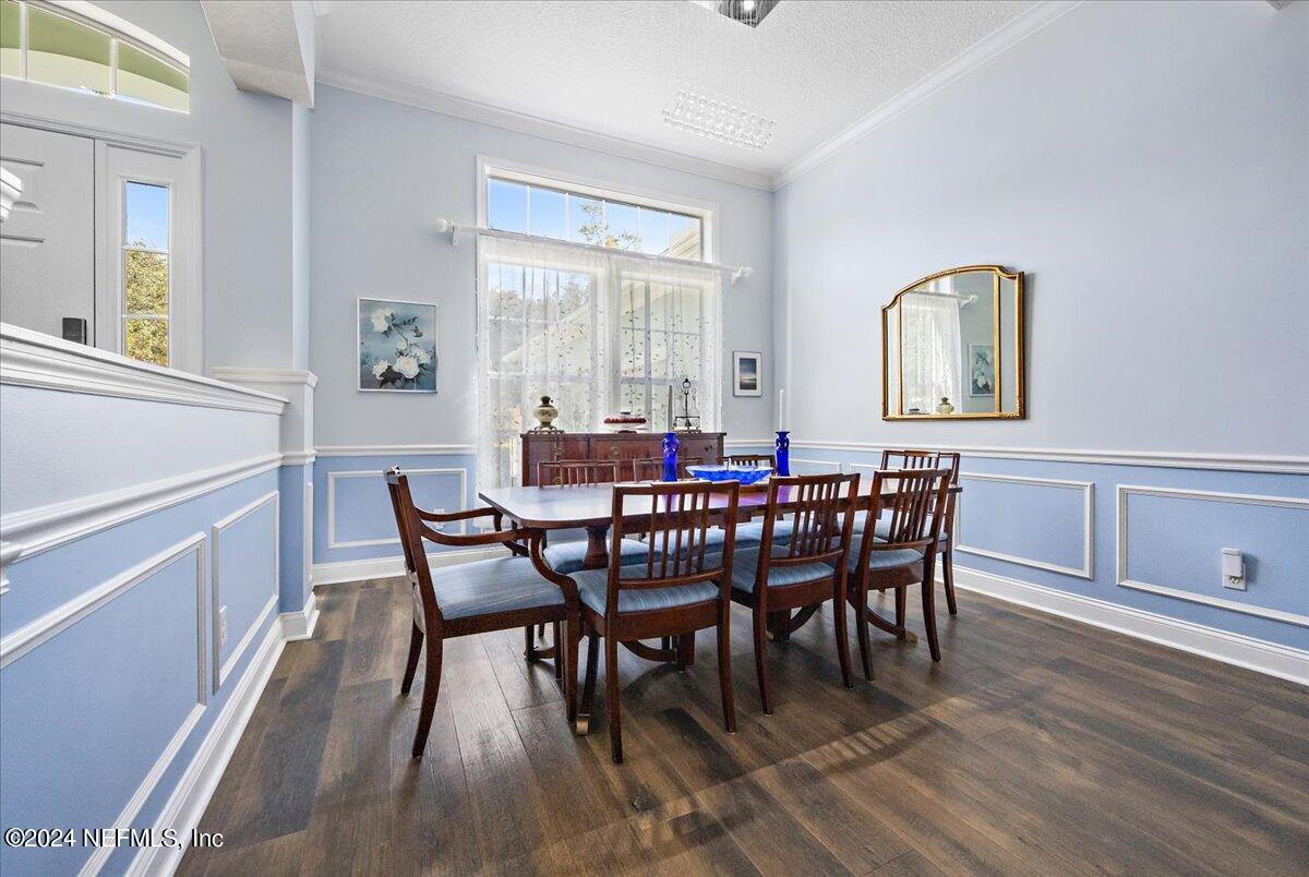 757 Eagle Point Drive St. Augustine, FL 32092 - Photo 4 of 44 a dining room with furniture and window