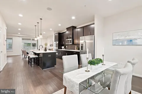 $824,999 | 22311 Tees Terrace, Ashburn, VA 20148