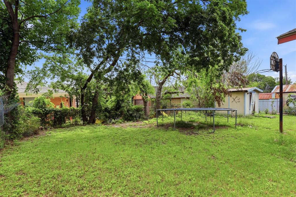 4304 Hodgkins Road Lake Worth, TX 76135 - Photo 27 of 33